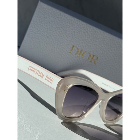 NEW Dior Pacific B3U Logo Sunglasses Cat Eye Milky Pink